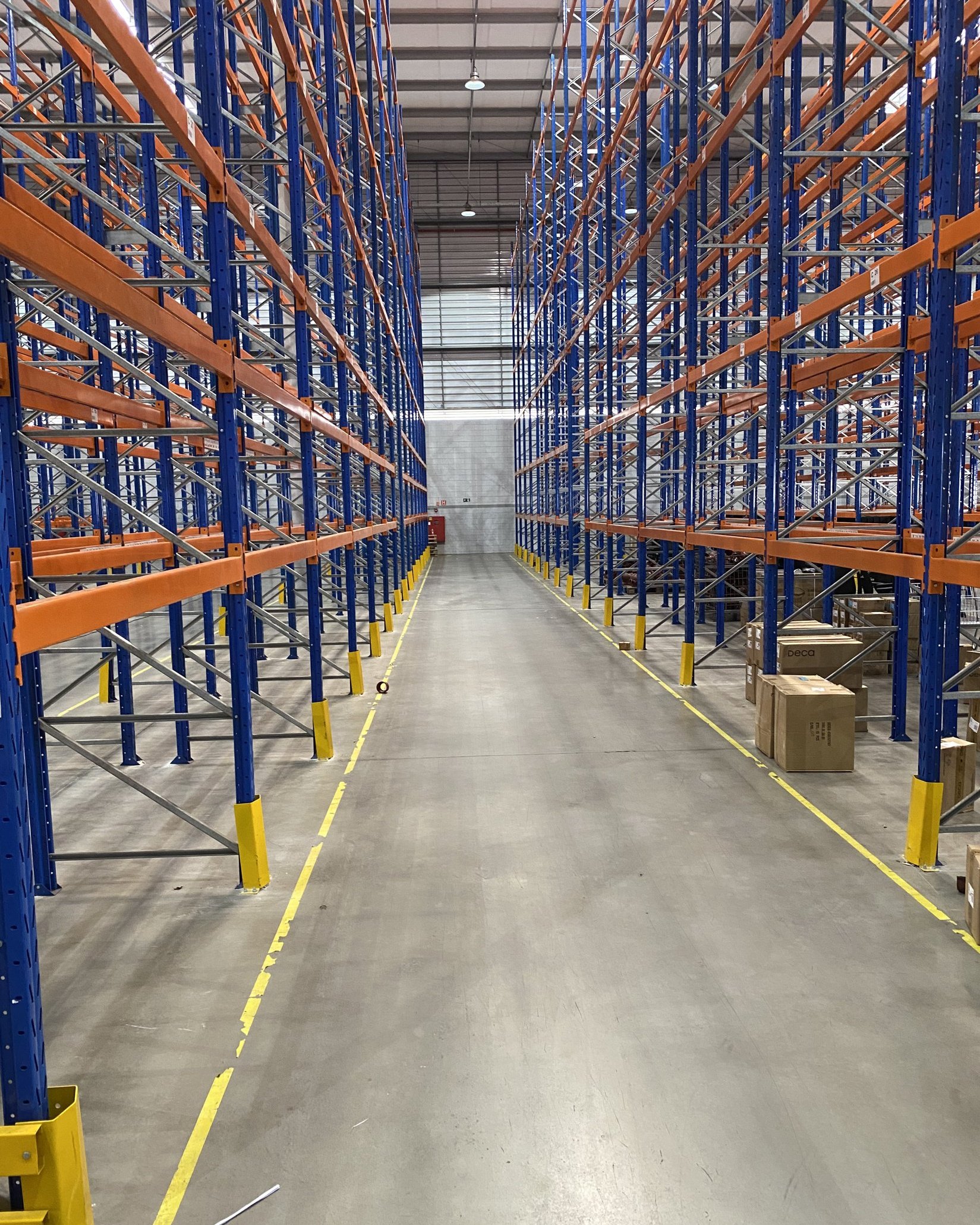 Corredor de porta-pallets instalado
